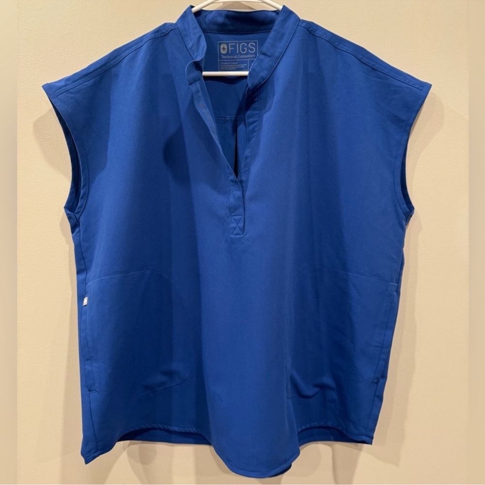 FIGS Rafaela Scrub Top: Royal Blue
